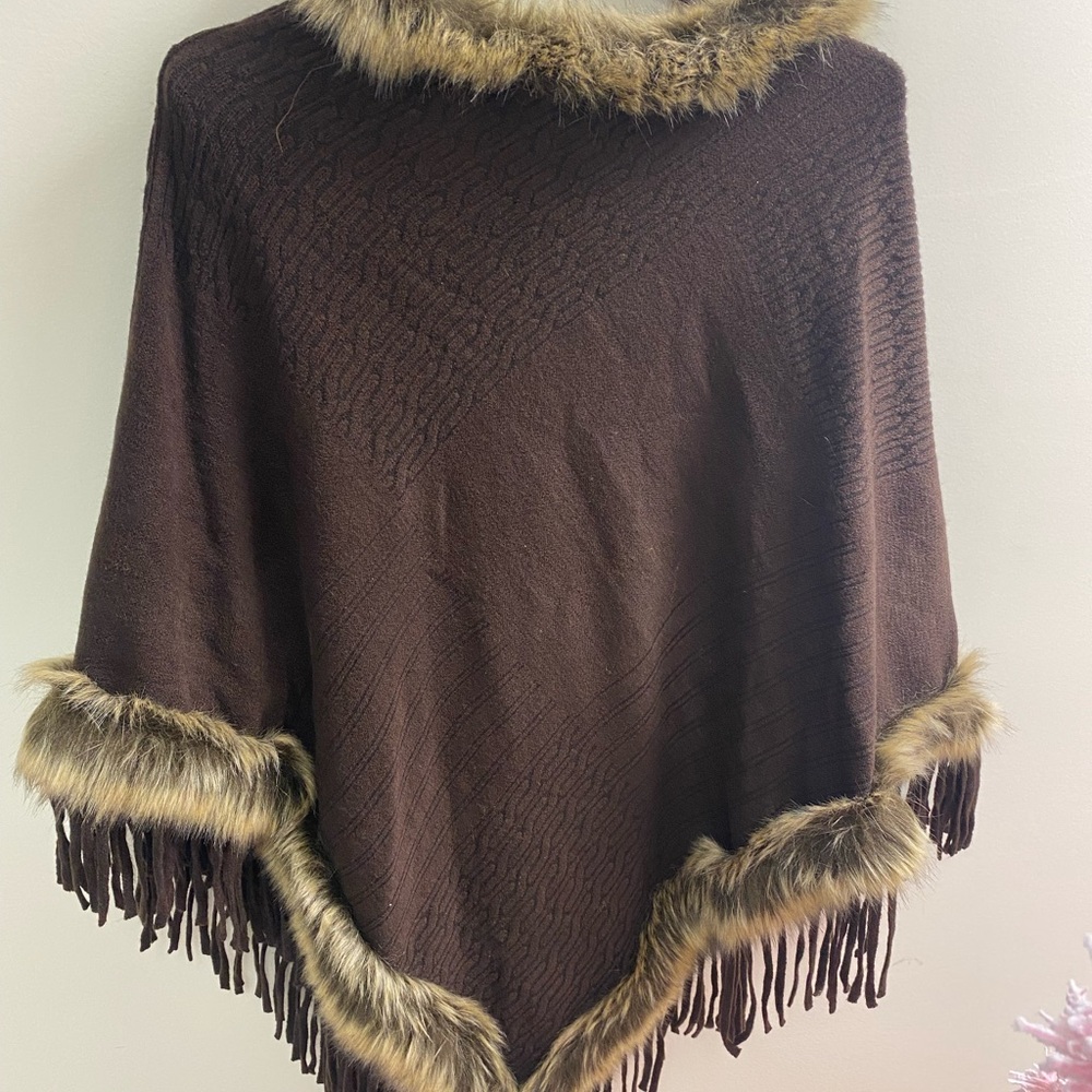 NWOT Brown Faux Fur Trim Fringe Poncho